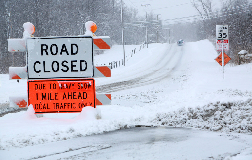 Mỹ: 100 triệu người tê cứng sau khi bom bão tuyết quét qua
